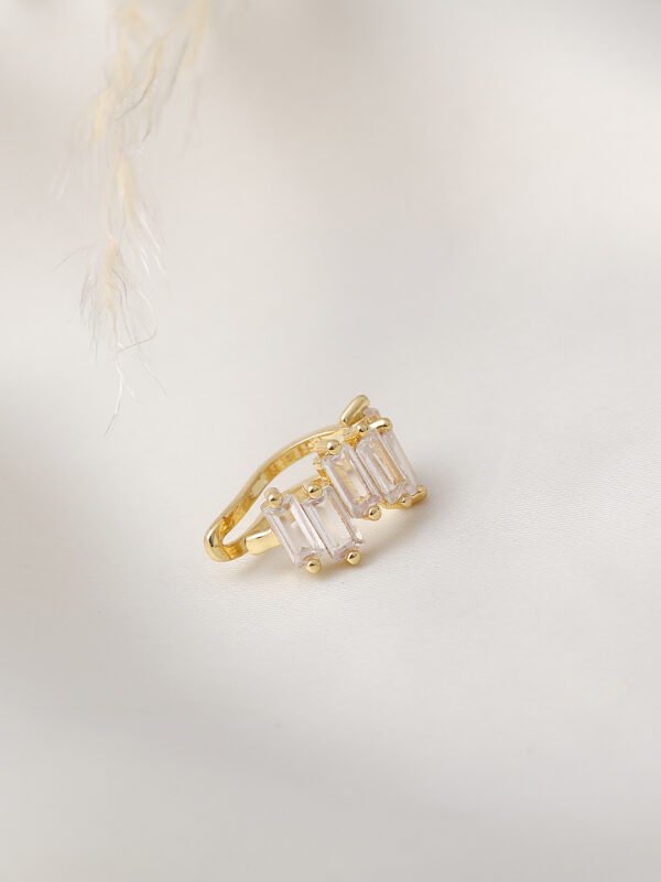 Earcuff Brilla/ En Baño De Oro 24k. Marca Brazz By Roel.