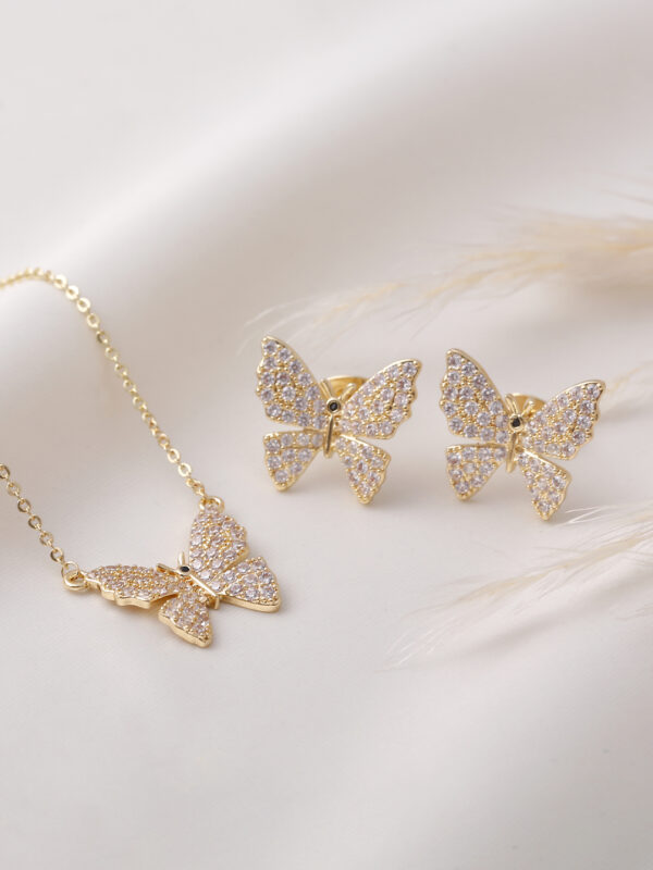 Juego Dama Mariposa/ En Baño De Oro 24k. Marca Brazz By Roel.