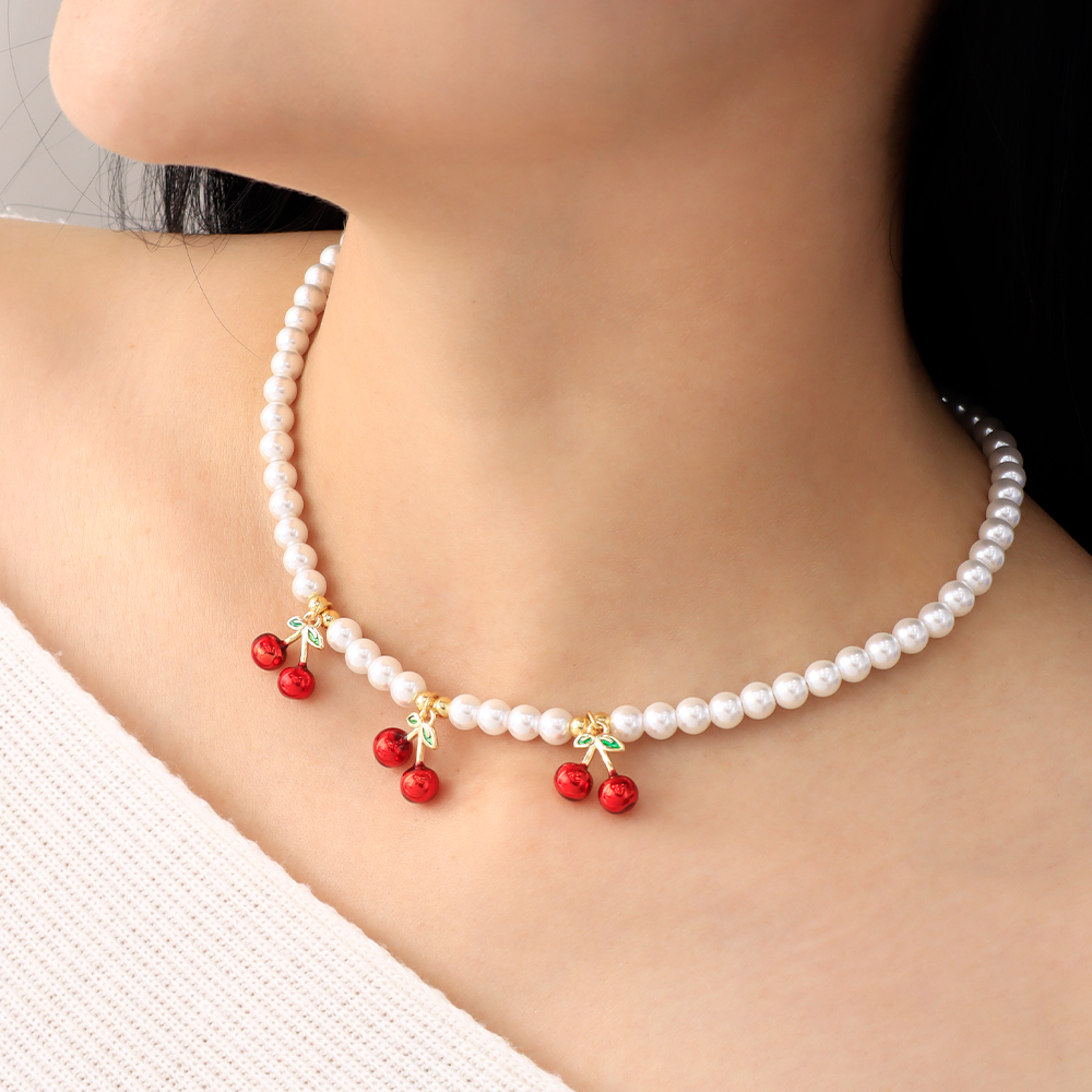 Gargantilla Cereza/ En Baño De Oro 24k. Marca Brazz By Roel.