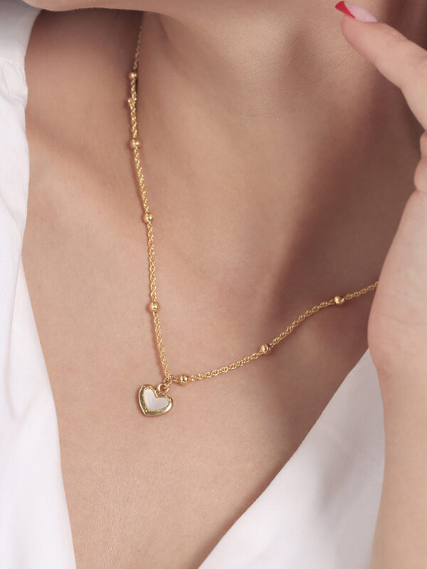 Gargantilla Corazón Nácar/ En Baño De Oro 24k. Marca Brazz By Roel.